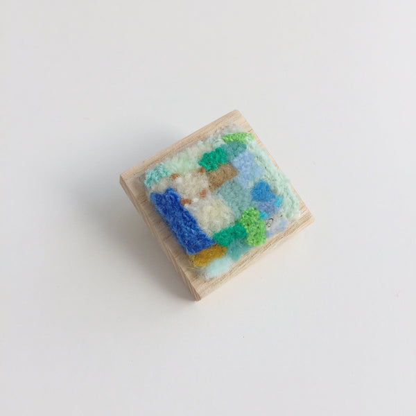Brooch: HOBBY FARM
