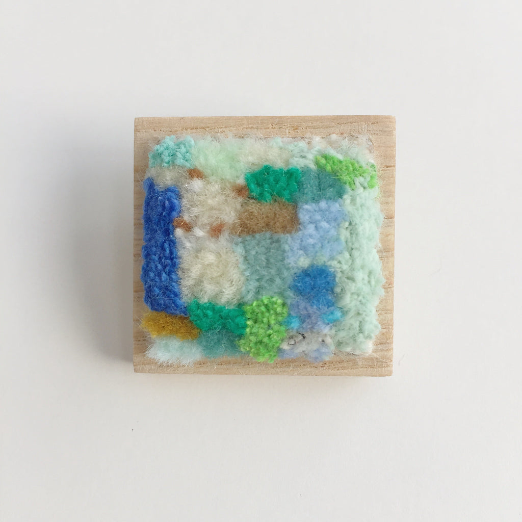 Brooch: HOBBY FARM